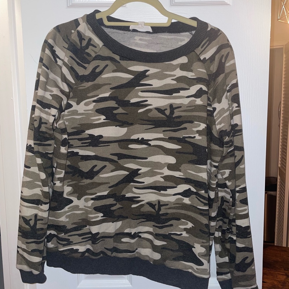 Camo sweatshirt